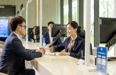 獲贈錦旗，金融信息服務(wù)咨詢的榮耀與責(zé)任